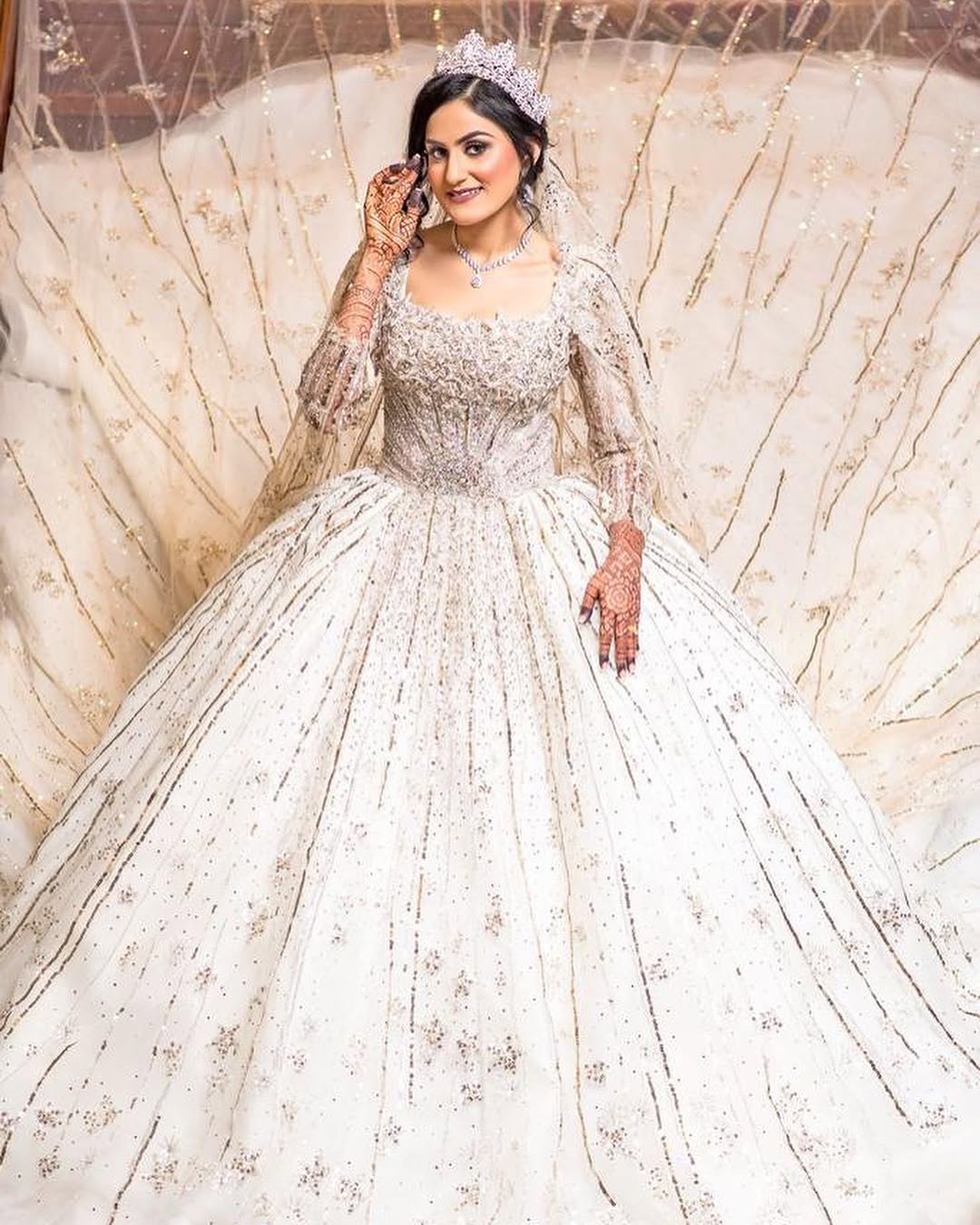 Nour – Exclusive couture dress with gold embroidery