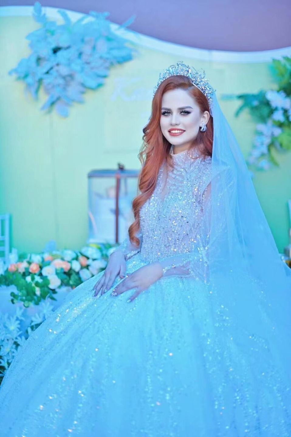 Zahira - Majestätisches Brautkleid mit Glitzer-Details