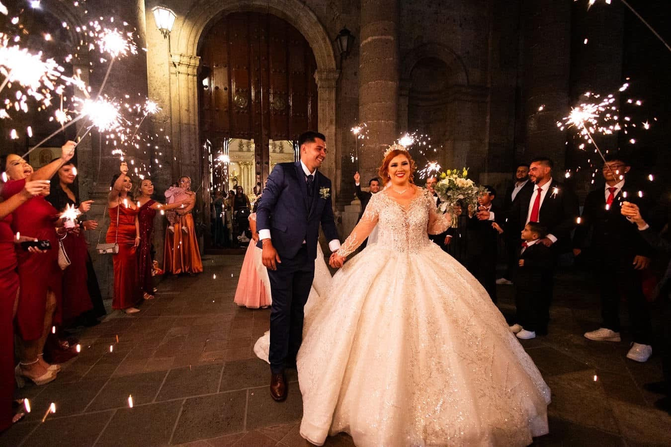 Leona – Princess dress with glitter tulle &amp; pearl sleeves