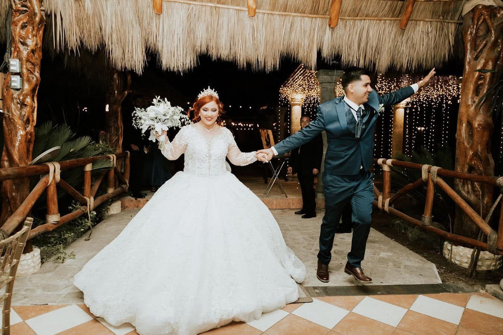 Leona – Princess dress with glitter tulle &amp; pearl sleeves