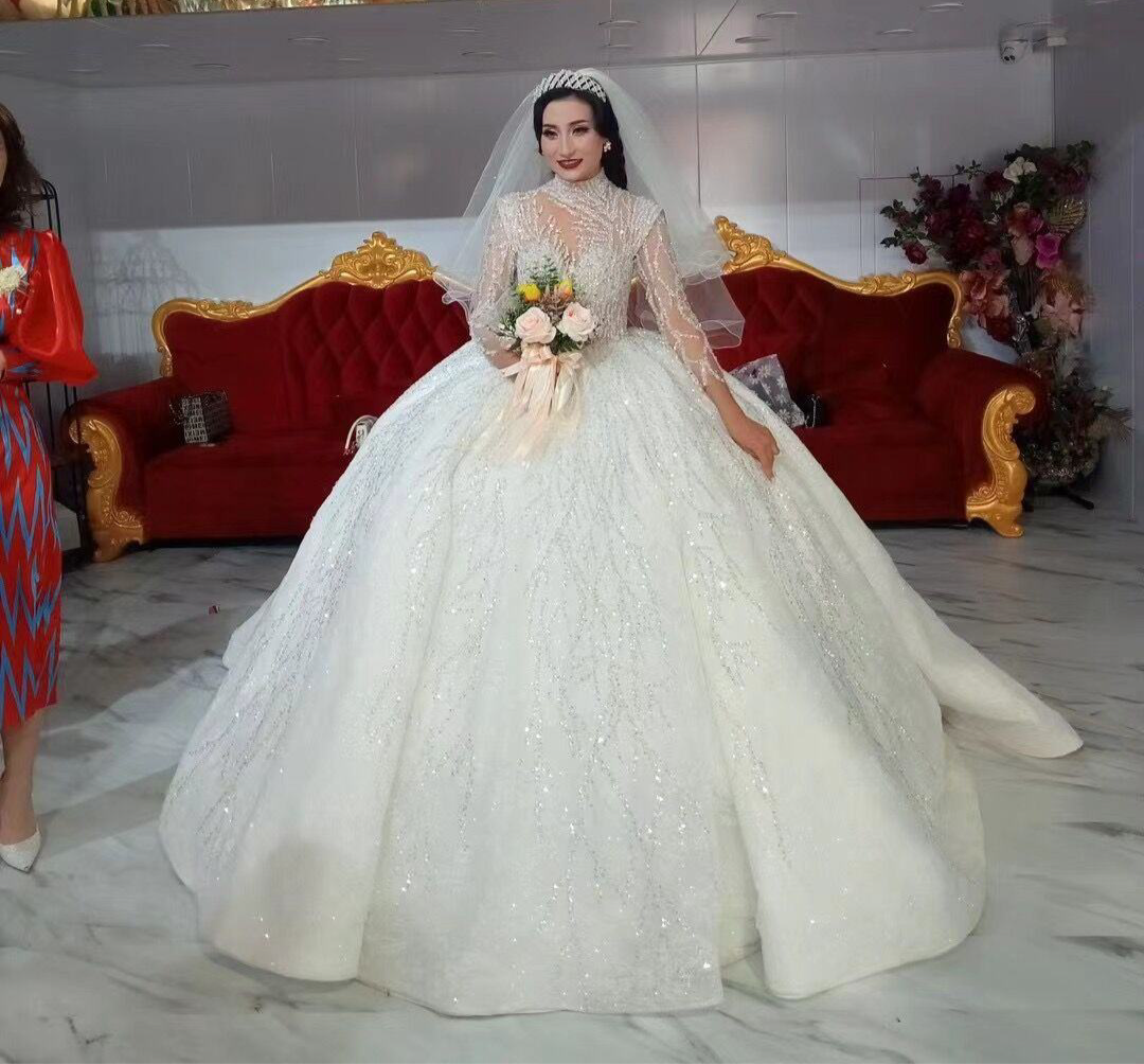 Zahira - Majestätisches Brautkleid mit Glitzer-Details