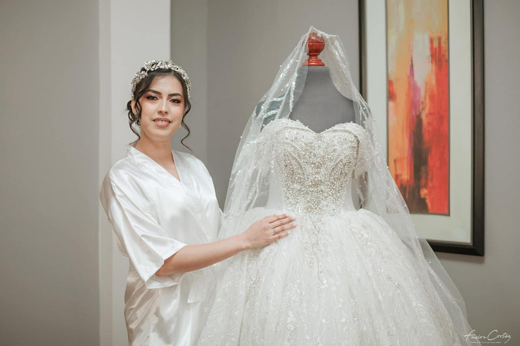 Leonie - Glitter princess dress with off-shoulder sleeves