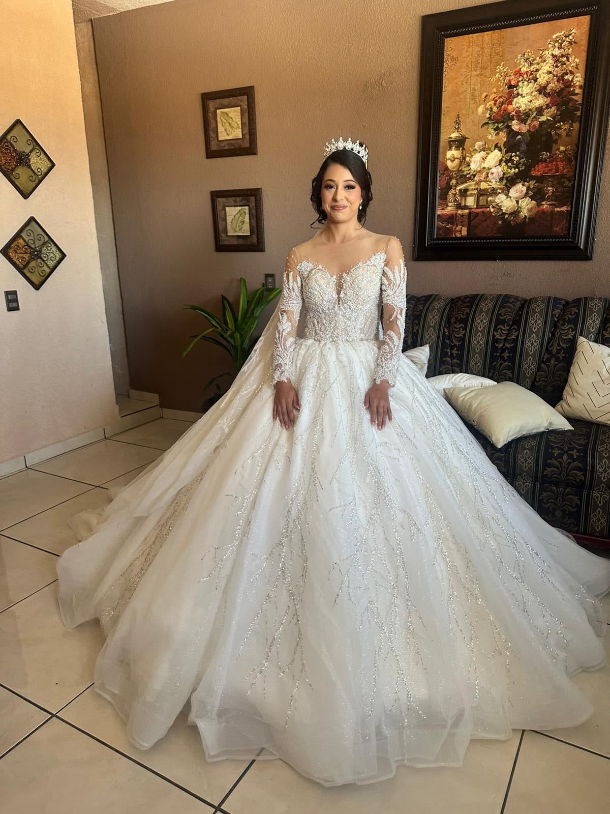 Isabelle – Opulentes Brautkleid mit langen Ärmeln und Schleppe