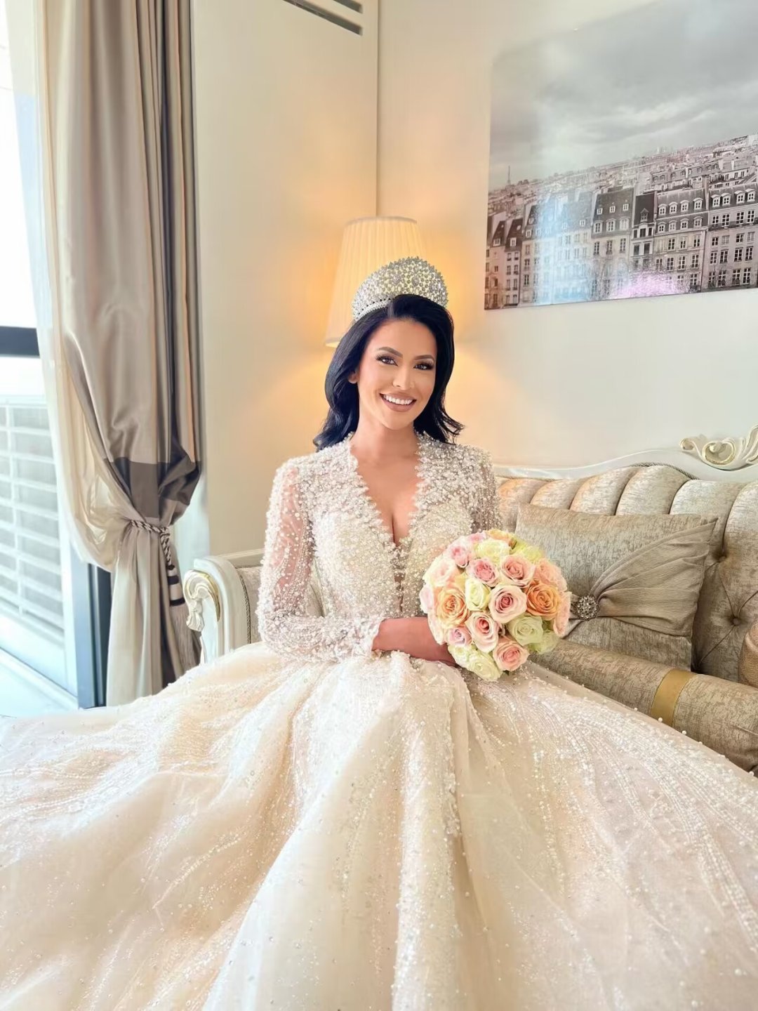 Soraya - Langärmeliges Glitzerkleid mit Perlenbestickung