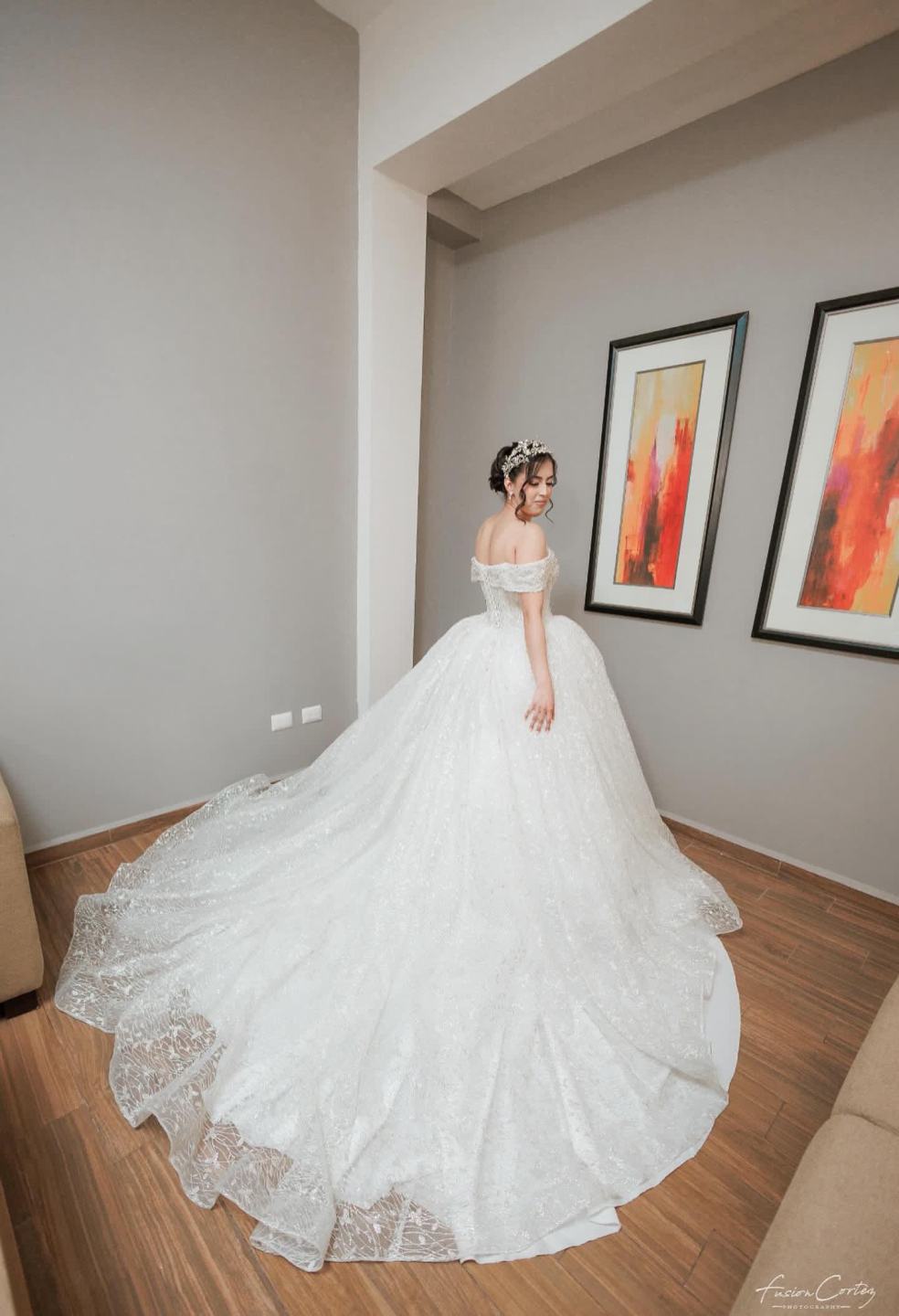 Leonie - Glitzer-Prinzessinnenkleid mit Off Shoulder Ärmeln